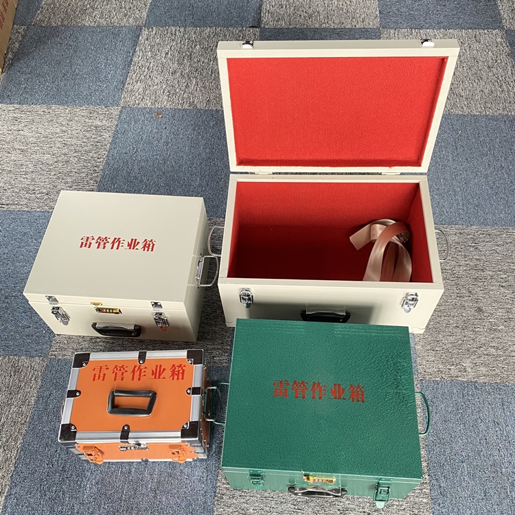 潼南爆破工程作业箱如何选择？玻璃钢与传统材质的全面对比